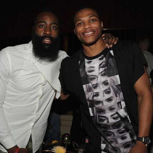 英媒：萨拉赫不太可能会在本周末对布莱顿的联赛里出场（英媒称：萨拉赫大概率无缘本周末对阵布莱顿的联赛）