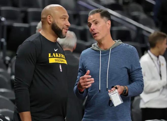 比赛集锦：利雅得胜利4-1赛哈特海湾，C罗献精彩倒钩（C罗倒钩破门！利雅得胜利4-1赛哈特海湾集锦）