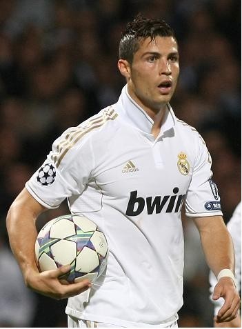 传闻：枪手、蓝军、红军、曼联和拜仁与卡马文加联系在一起（曝卡马文加成豪门目标：枪手、蓝军、红军、曼联与拜仁均被传有意）