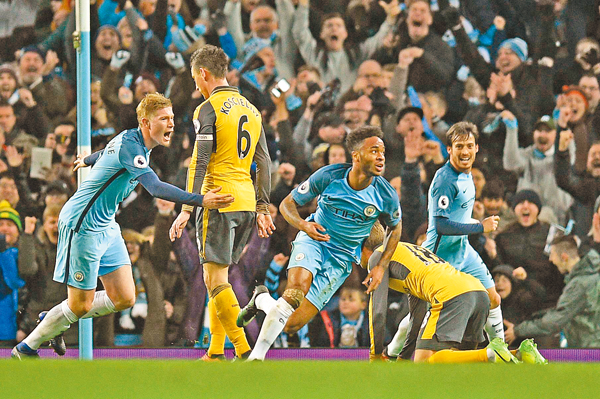 布尼达为何没首发？阿贾克斯主帅：他训练迟到了（阿贾克斯主帅解释布尼达未首发：因训练迟到）