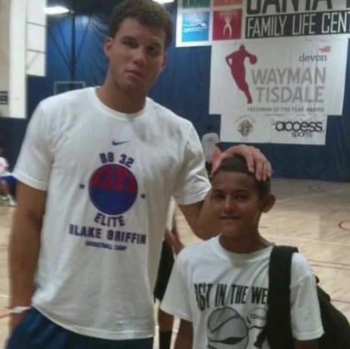 3连胜仅丢1球！奥纳纳获土超10月最佳，直言要赢更多荣誉（三连胜仅失一球，奥纳纳荣膺土超10月最佳：誓夺更多荣誉）