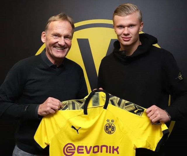 利物浦欧冠客战国米19人名单：萨拉赫无缘 基耶萨因病缺席（欧冠客战国米，利物浦公布19人名单：萨拉赫落选，基耶萨因病缺阵）