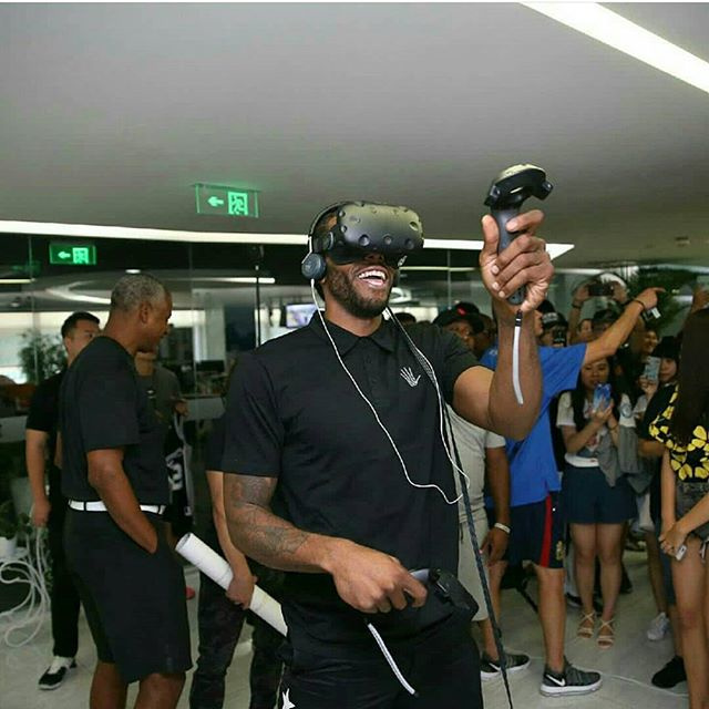 POV：当你站在麦克·迈尼昂面前😳（第一视角：直面麦克·迈尼昂😳）