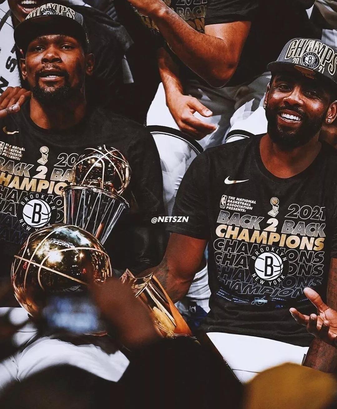 此前曾因性骚扰丑闻离职，斯基拉：奥维马斯接近重返阿贾克斯（斯基拉：曾因性骚扰风波离任的奥维马斯接近回归阿贾克斯）