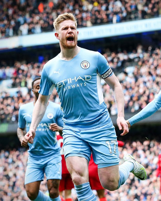 葡超比赛一球员受伤需要担架，对方球员帮忙传递担架吃黄牌